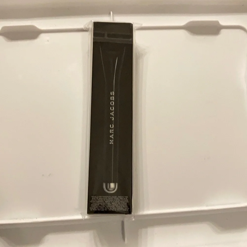 Marc Jacobs seamless brush